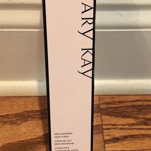 Mary K extra emollient night cream